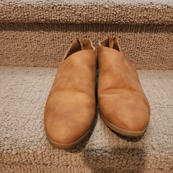 Shoes - Picture 1 of 2